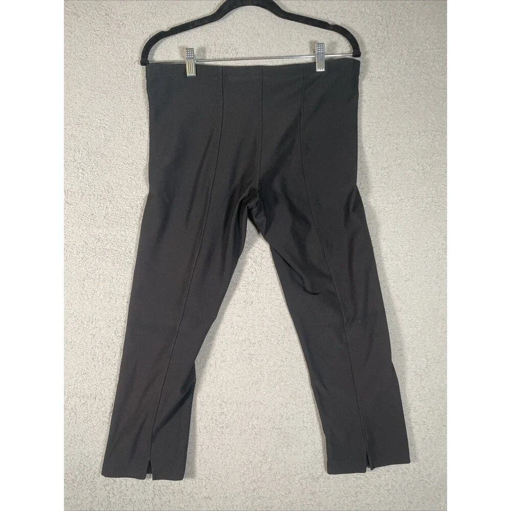 Women’s Nike‎ Capri Joggers Size Medium Dri Fit Black Pants Athleisure Work Out